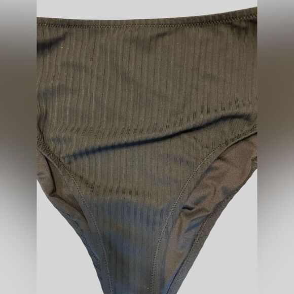 Shade & Shore Ribbed Cut Out One Piece Swimsuit Black M - Picture 4 of 7